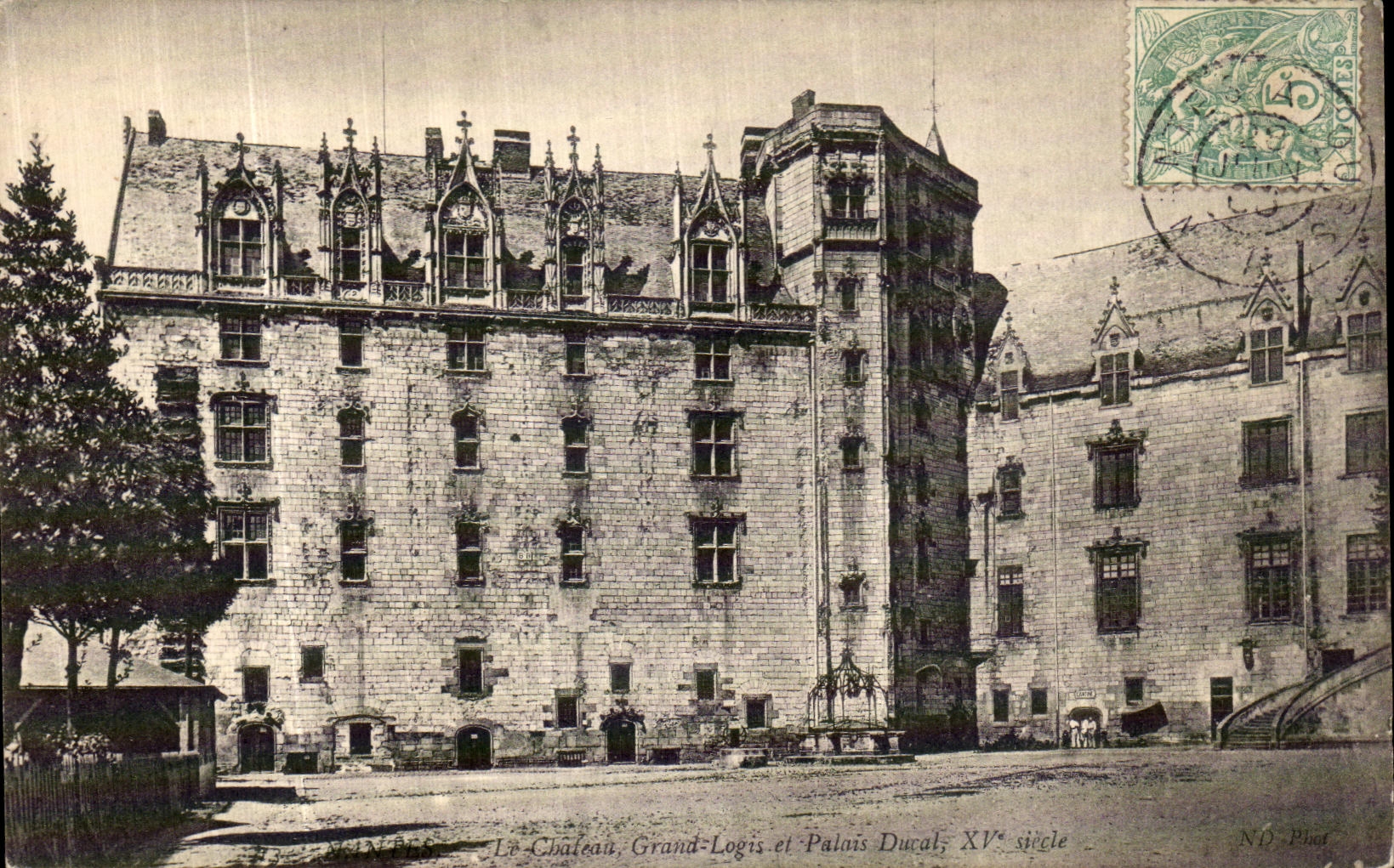 CPA Nantes Cathedrale Grand Logis et palais ducal