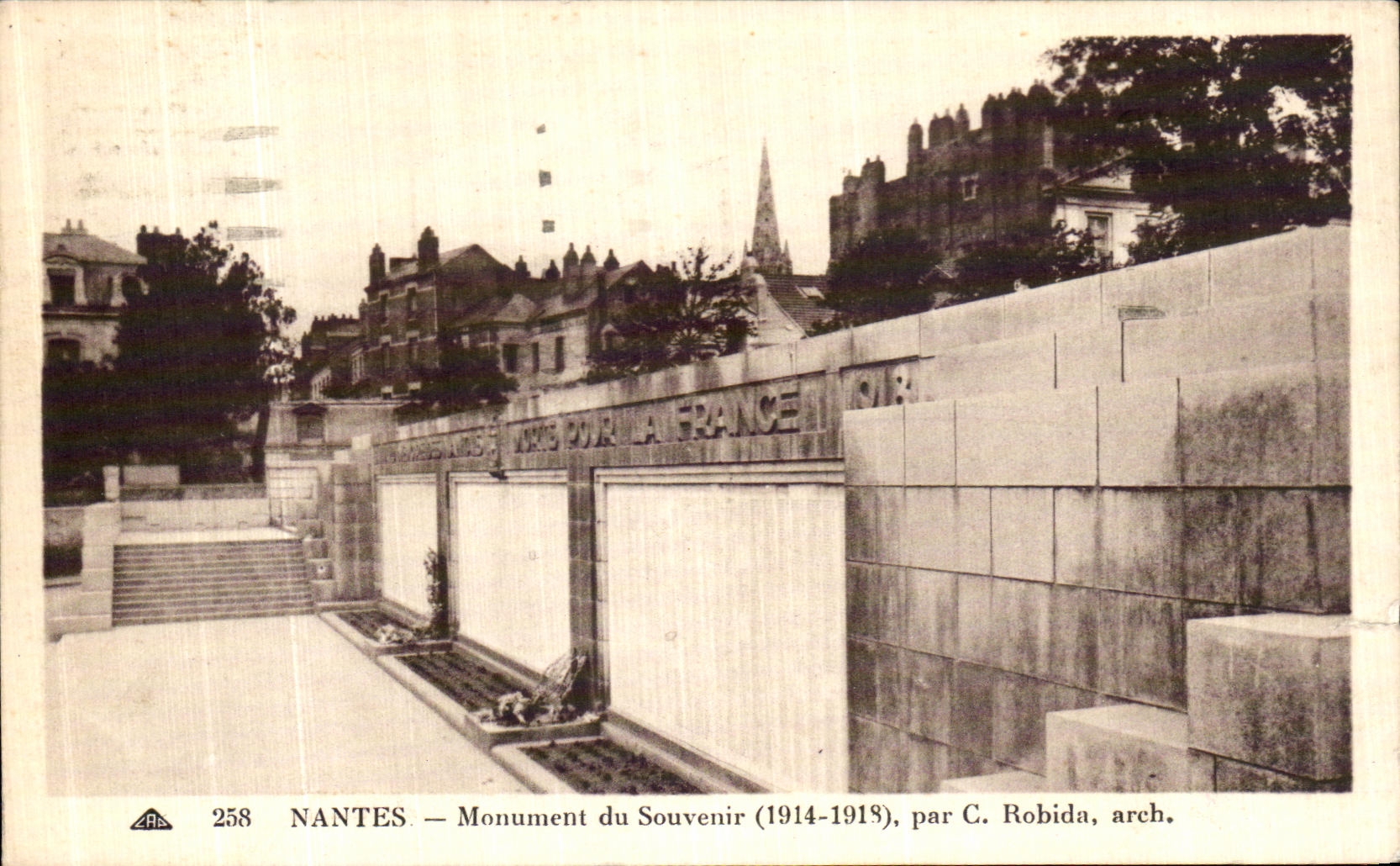 CPA Nantes Monument du Souvenir Militaria