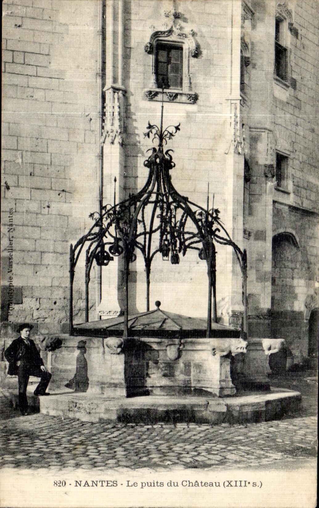 CPA Nantes Le Puits du Chateau 