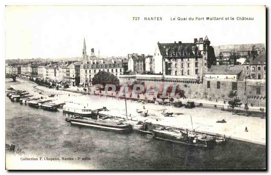 CPA Nantes Le Quai du Port Maillard et Le Chateau Bateaux