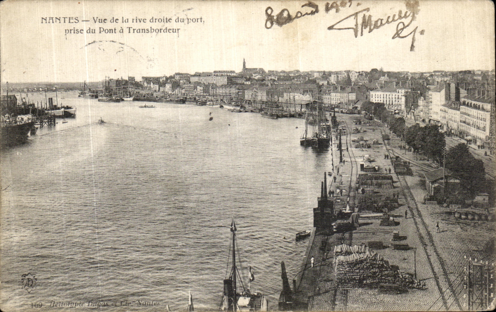 CPA Nantes Vue de la Rive Droite du Port Prise du pont a Transbordeur Bateaux