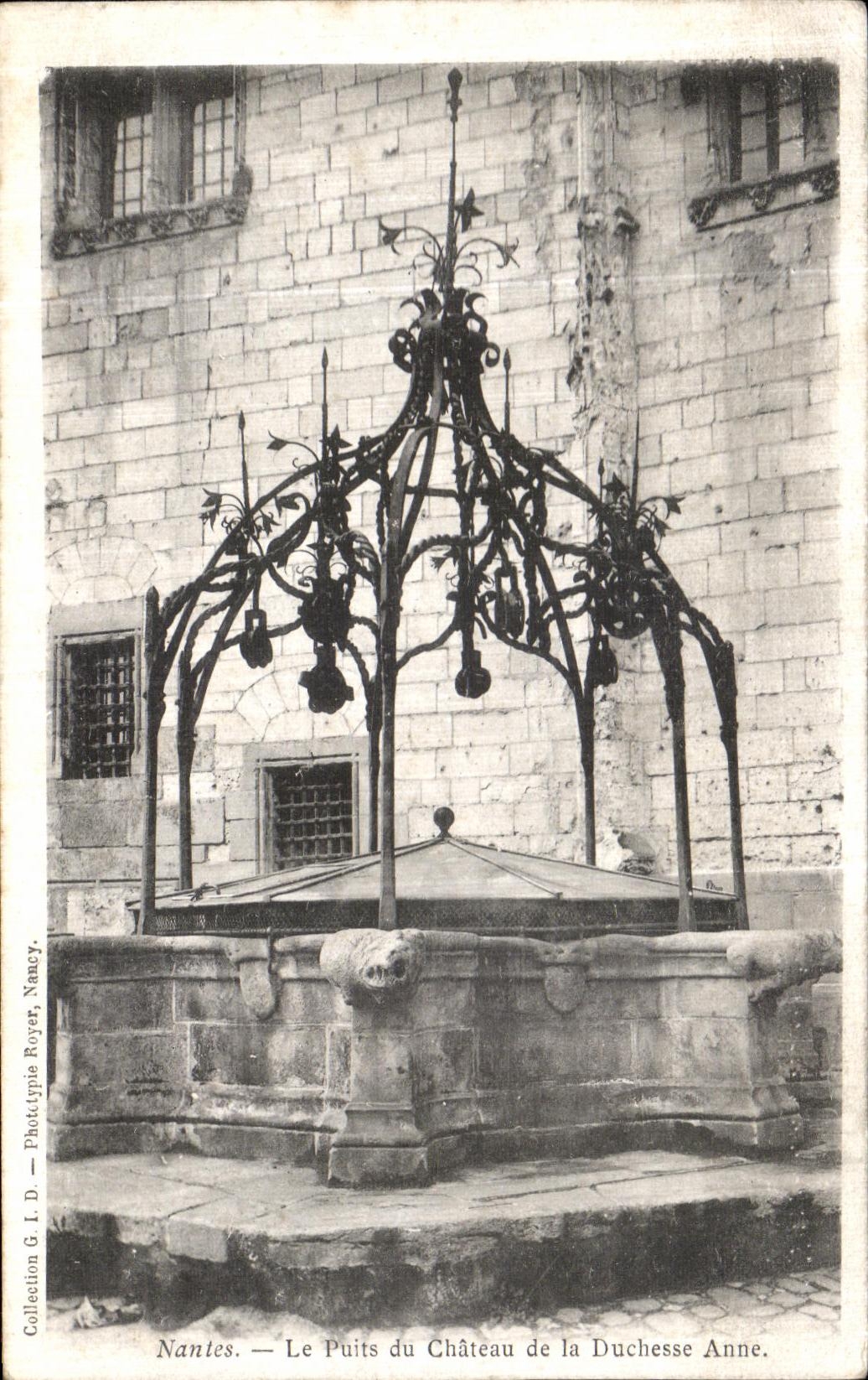 CPA Nantes Le Puits du Chateau de la Duchesse Anne