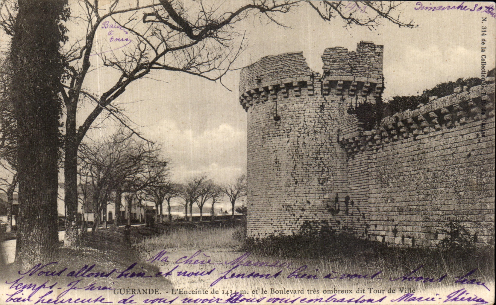 CPA Guerande L Enceinte et le Boulevard tres ombreux dit Tour de Ville 