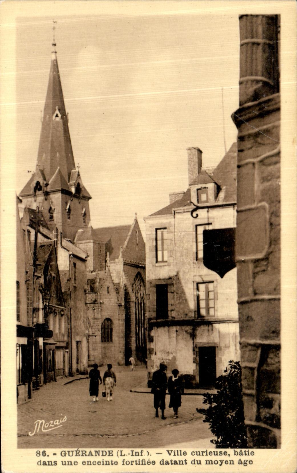 CPA Guerande Ville Curieuse Batie Dans Une Enceinte Du Moyen Age 