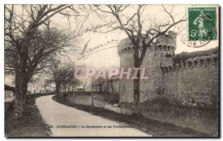CPA Guerande Le Boulevard et Les Fortifications