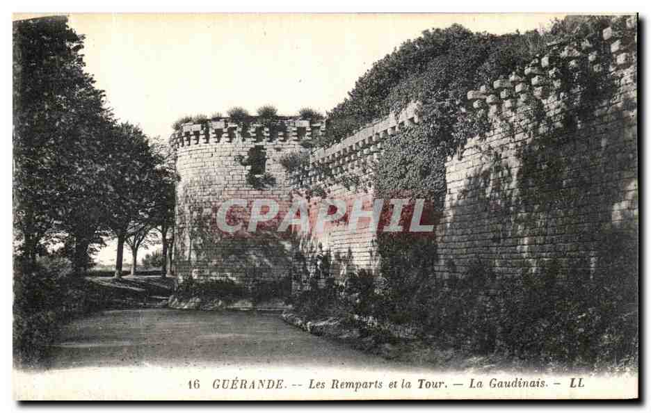 CPA Guerande Les Remparts et La Tour La Gaudinais