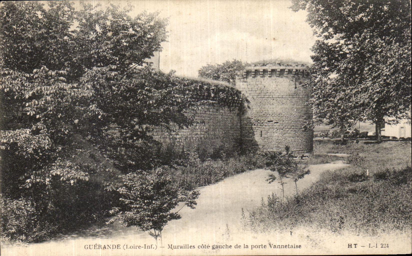 CPA Guerande Murailles Cote Gauche de La Porte Vannetaise