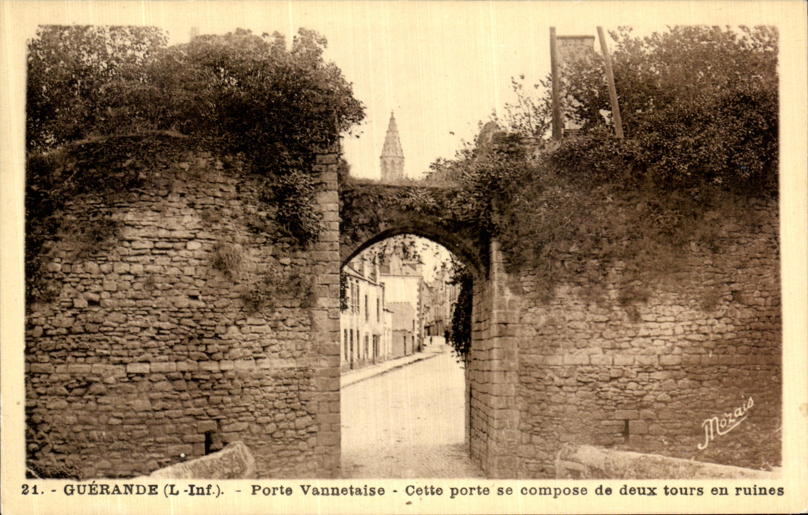 CPA Guerande Porte Vannetaise Cette Porte se Compose de Deux Tours en Ruines