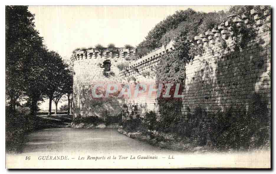 CPA Guerande Les Remparts et La Tour La Gaudinais