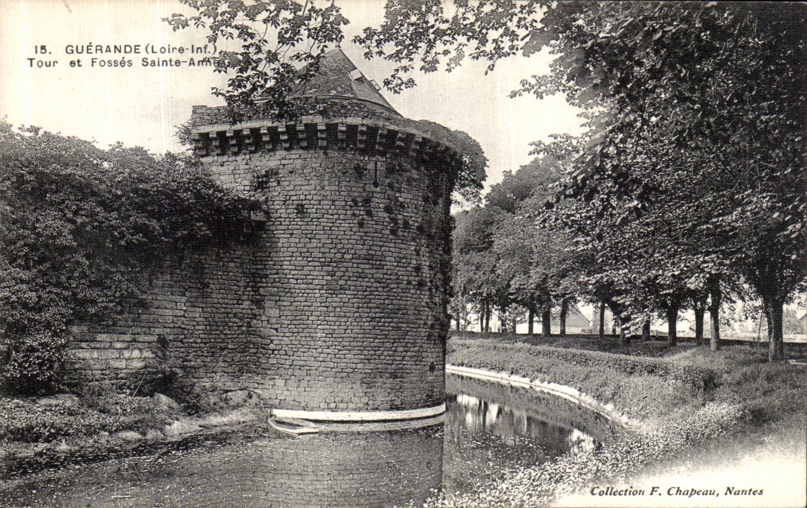 CPA Guerande Tour et Fosses Saint Anne