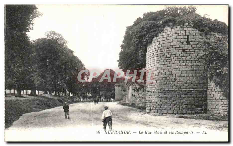 CPA Guerande Le Bas Mail Et Les Remparts