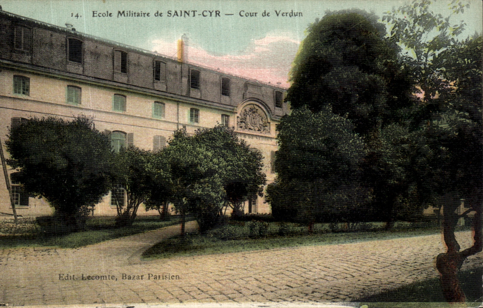 CPA Ecole Militaire de Saint Cyr Cour de Verdun Militaria
