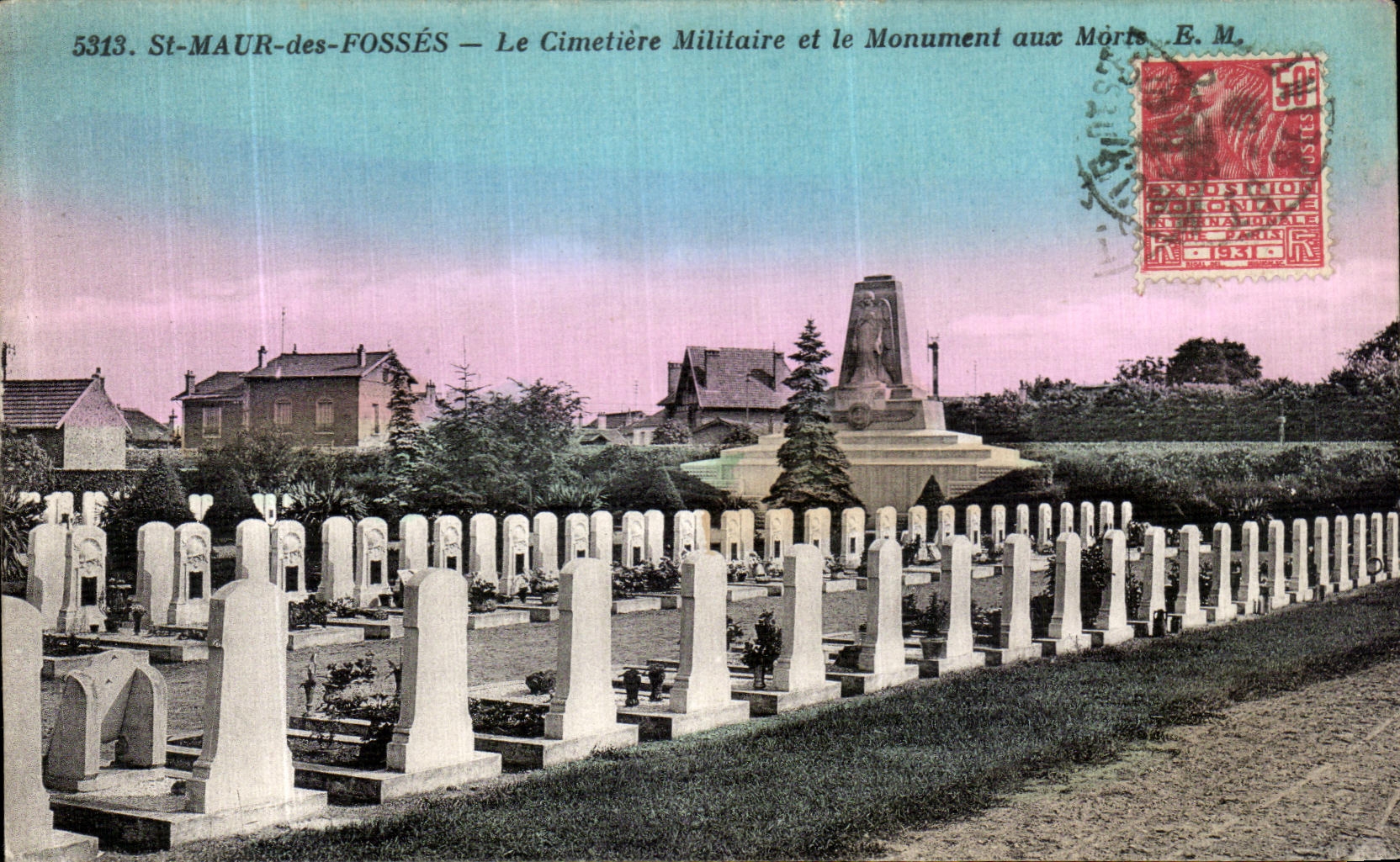 CPA Saint Maur des Fosses Le Cimetiere et le Monument aux Morts Militaria