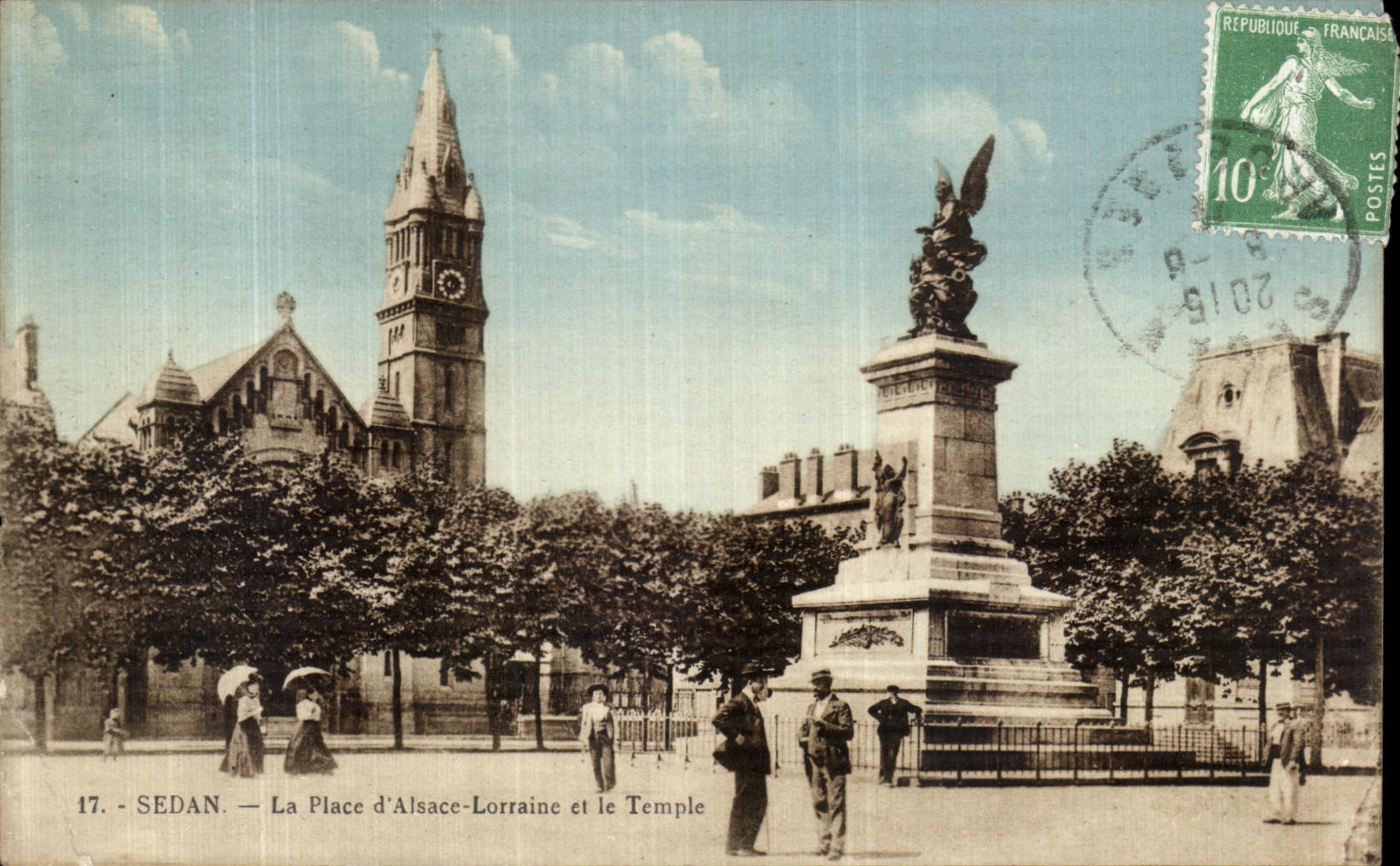 CPA Sedan La Place d Alsace Lorraine et le Temple 