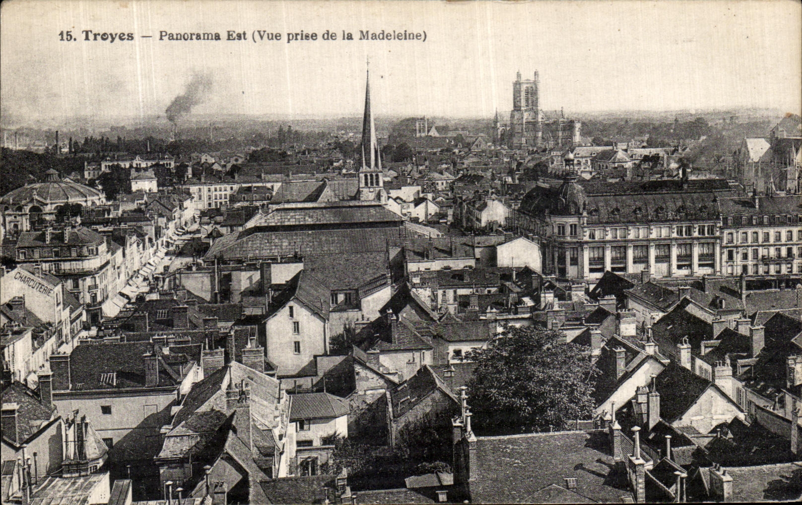 CPA Troyes Panorama Est Vue prise de la Madeleine 