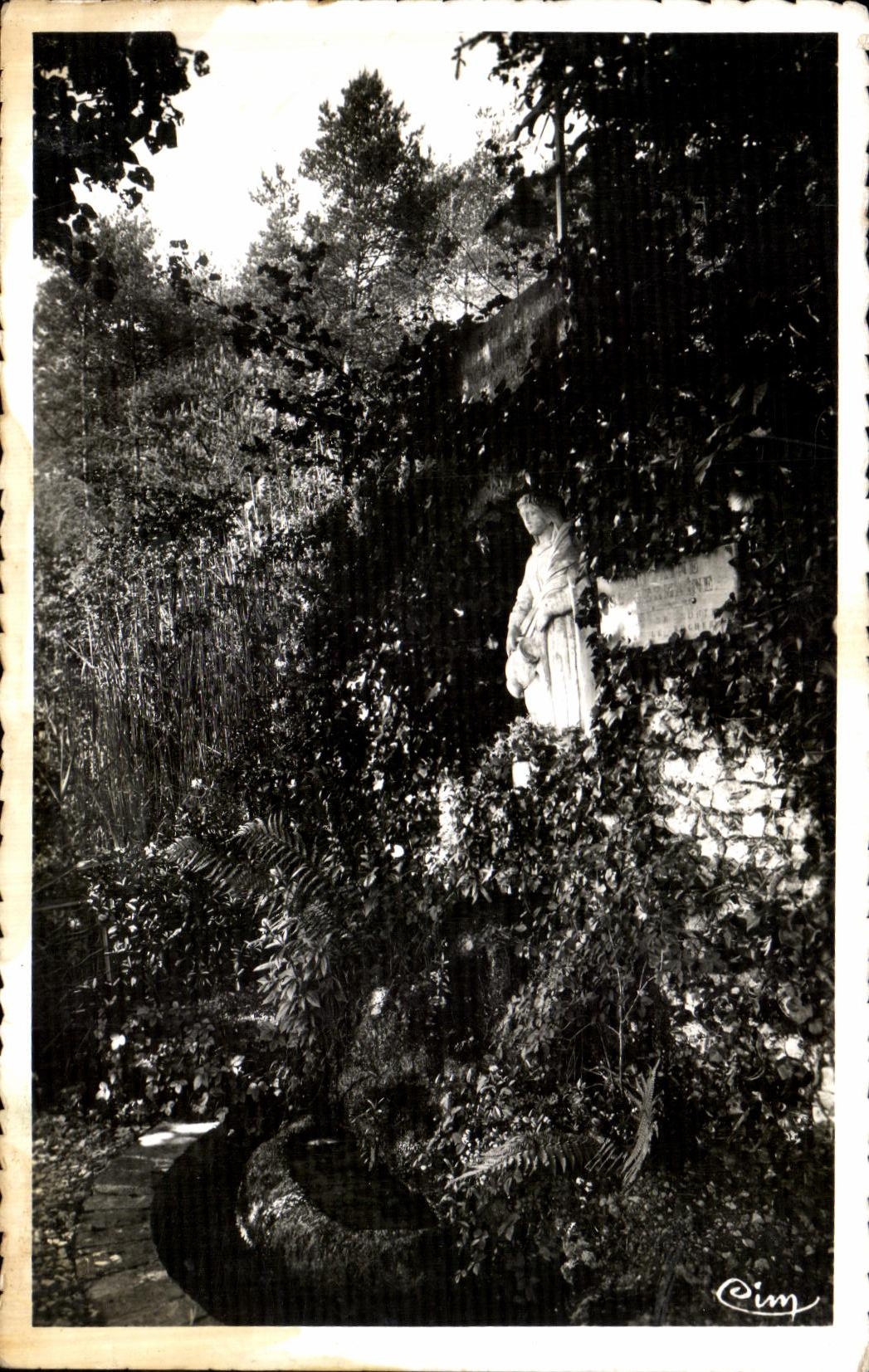 Fontaine Ste-Germaine — Bar-sur-Aube — éditeur Cim