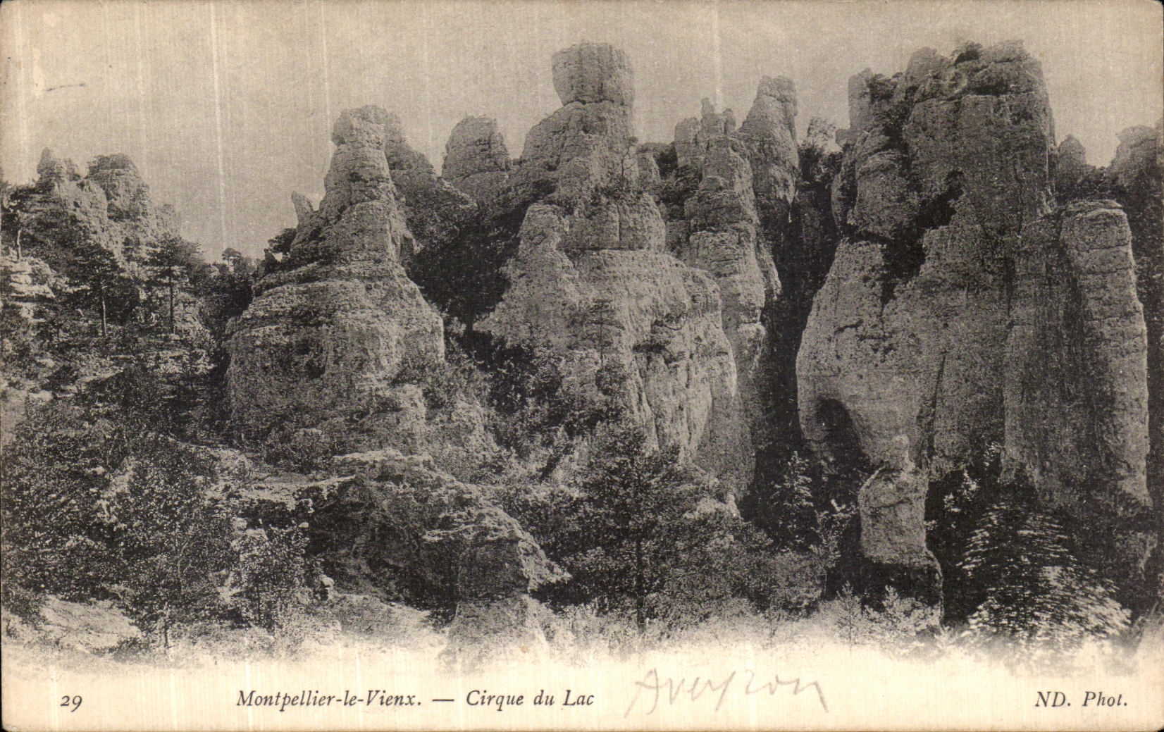 Montpellier-le-Viennx — Cirque du Lac — ND. Phot.