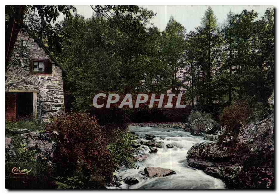 Champs-sur-Tarentaine (Cantal) — La Tarentaine et le Vieux Moulin — Phot. Célier Bacon