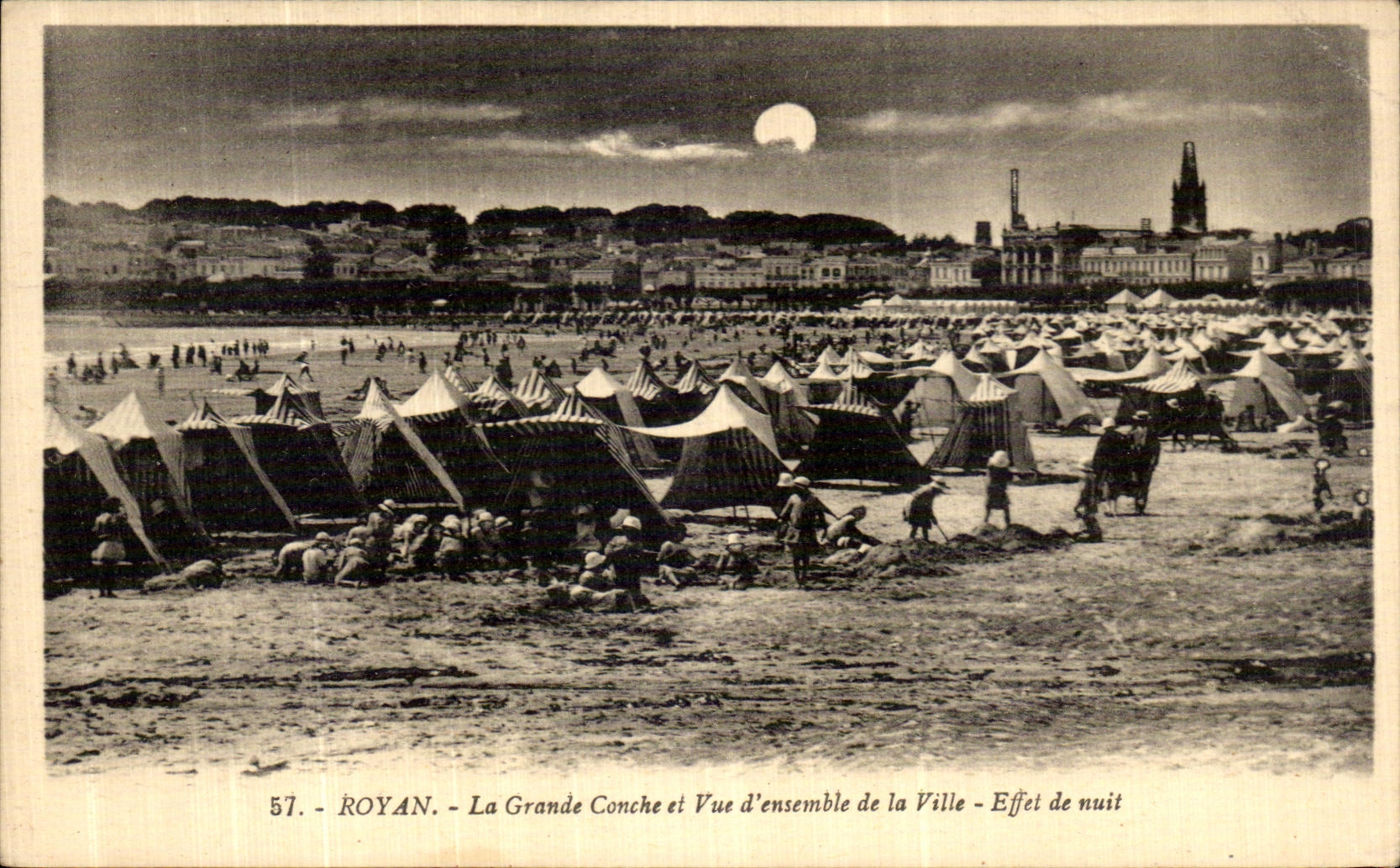 Royan - La Grande Conche et Vue d'ensemble de la Ville - Effet de nuit