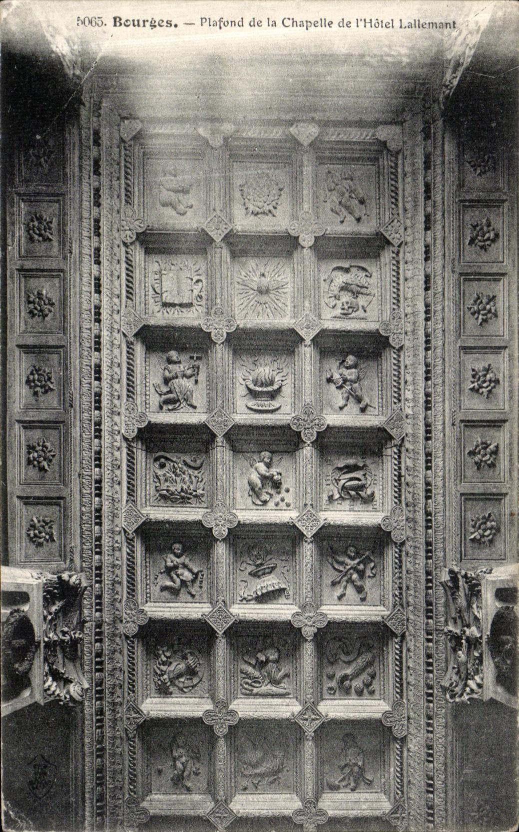 CPA Bourges Plafond de la Chapelle de l Hotel Lallemant