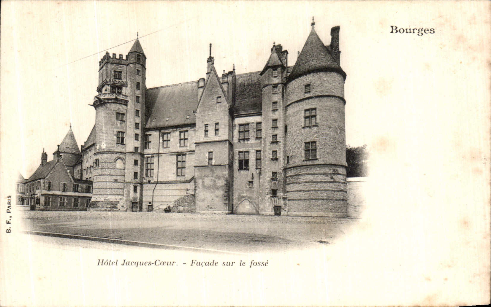 CPA Bourges Hotel Jacques Cour Facade sur le Fosse