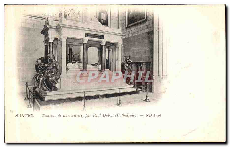 CPA Nantes Tombeau de Lamoriciere par paul Dubois Cathedrale