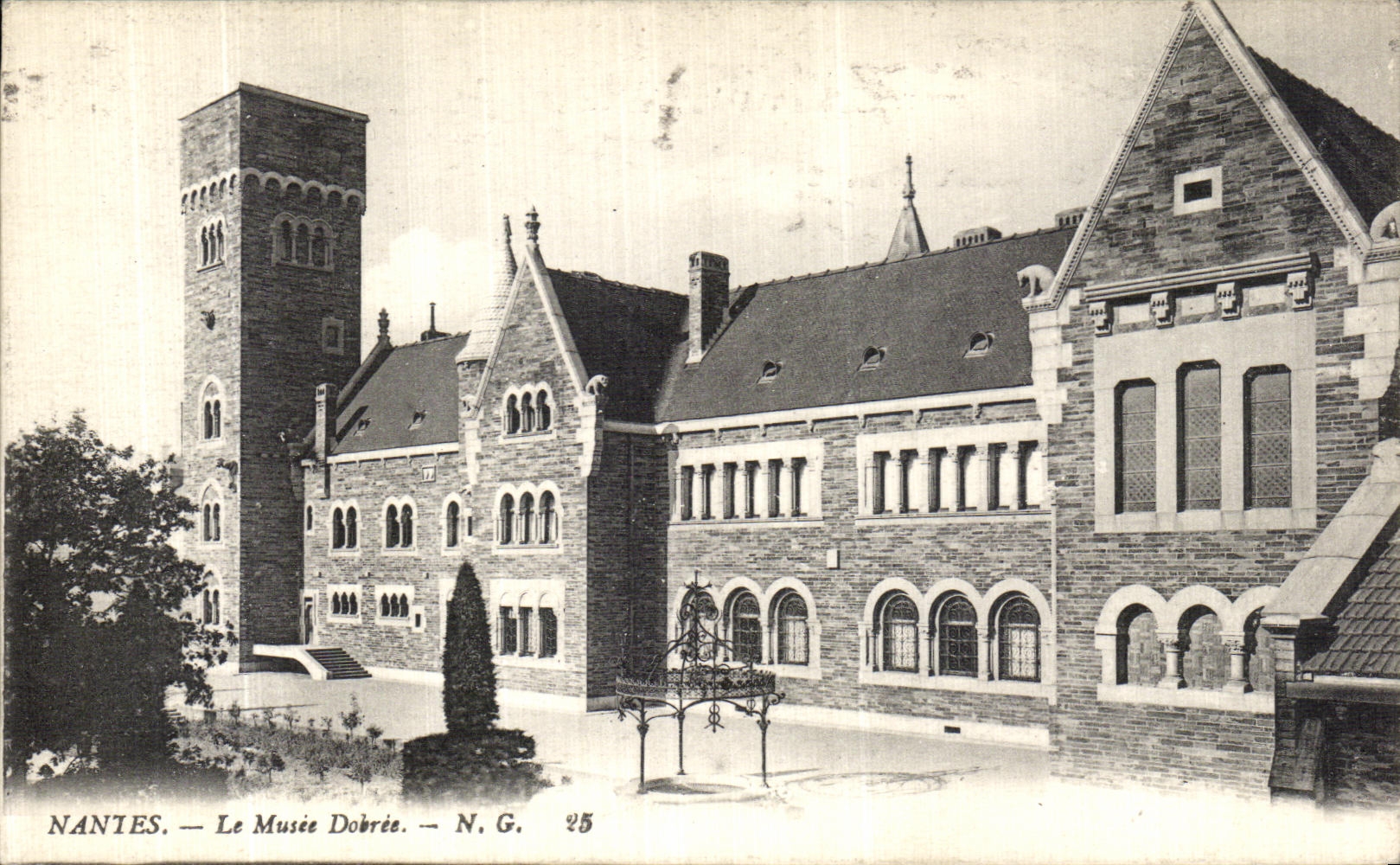 CPA Nantes Le Musee Doeree
