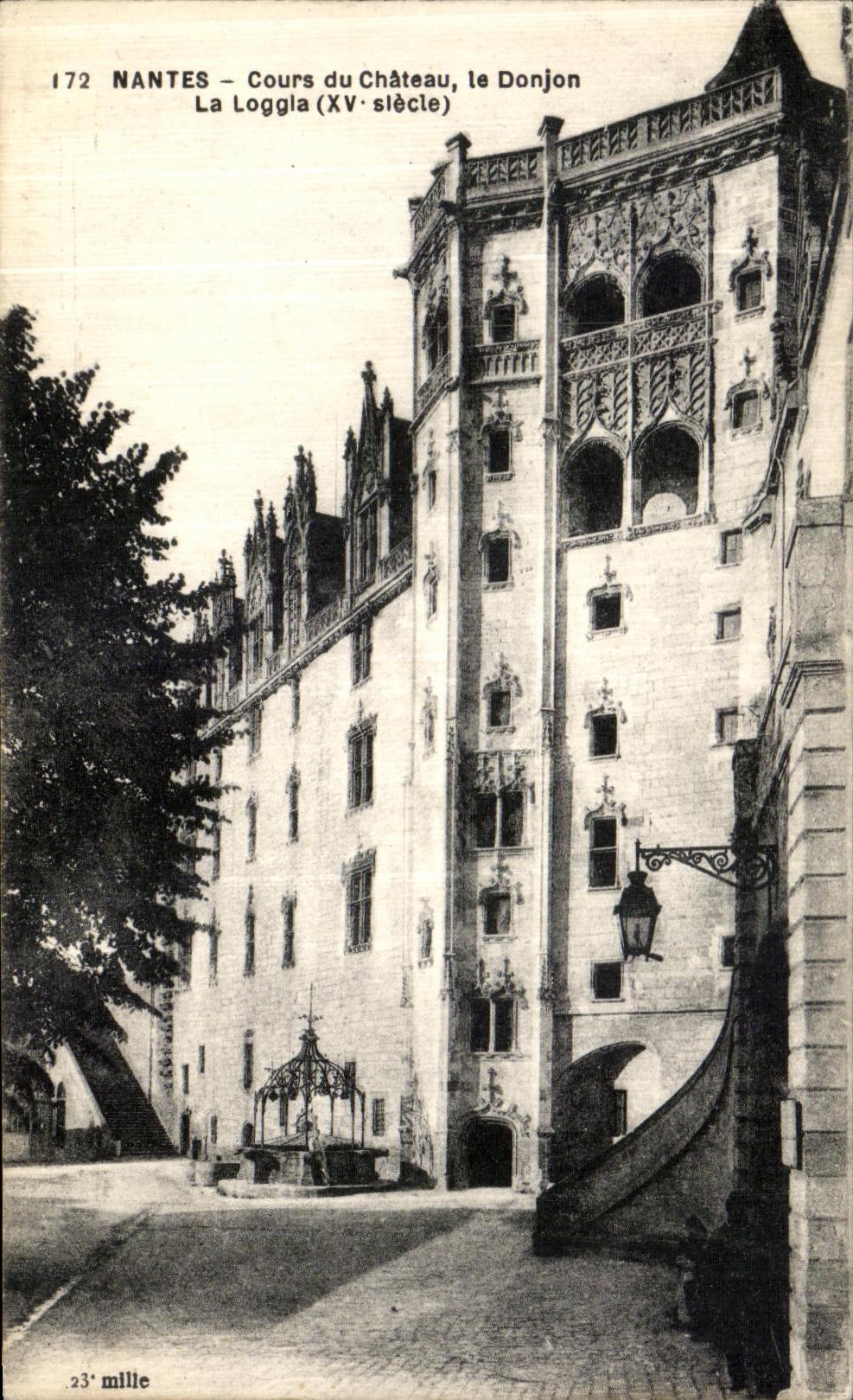 CPA Nantes Cours du Chateau le Donjon La Loggla