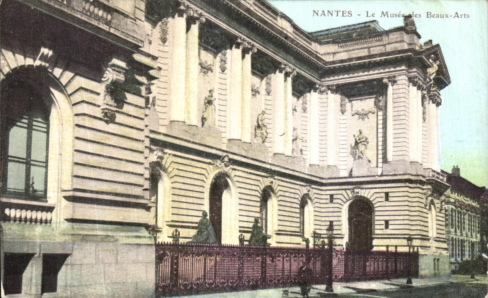 CPA Nantes Le Musee les Beaux