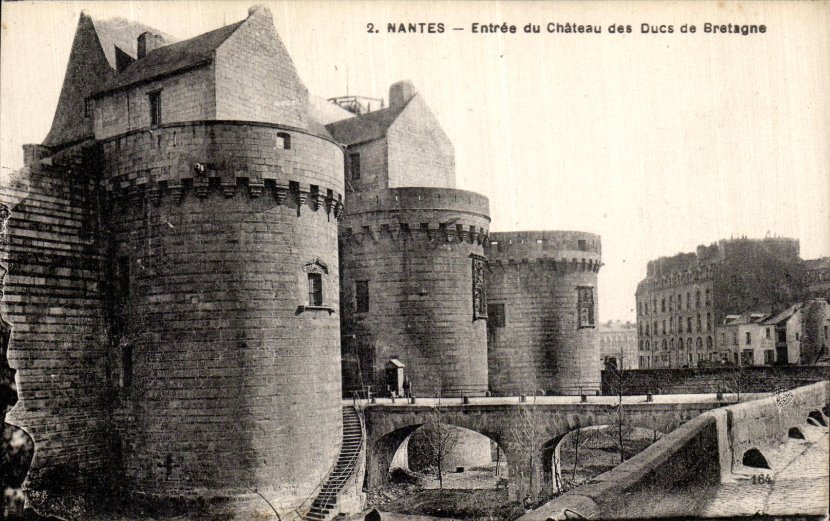 CPA Nantes Entree du Chateau des Ducs de Bratagne