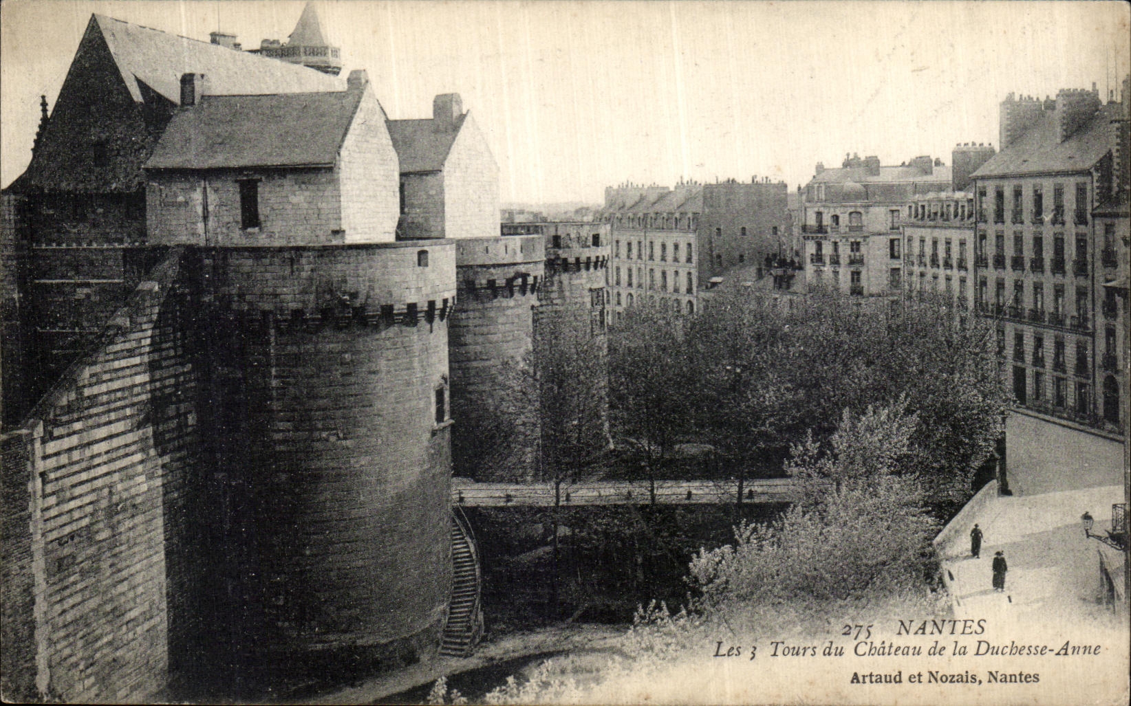 CPA Nantes Les Tours du Chateau de la Duchesse Anne