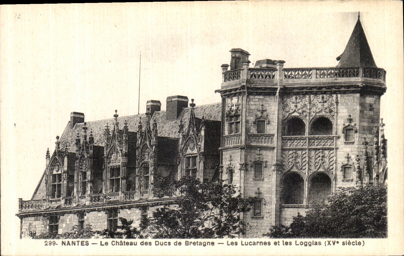 CPA Nantes Le Chateau des Ducs de Bretagne les lucarnes et les loggias