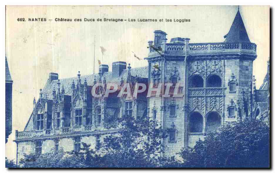 CPA Nantes chateau des Ducs de Bretagne Les lucarnes et les loggias
