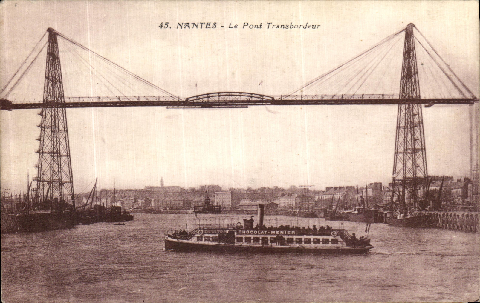 CPA Nantes Le pont Transbordeur Bateau Chocolat Menier