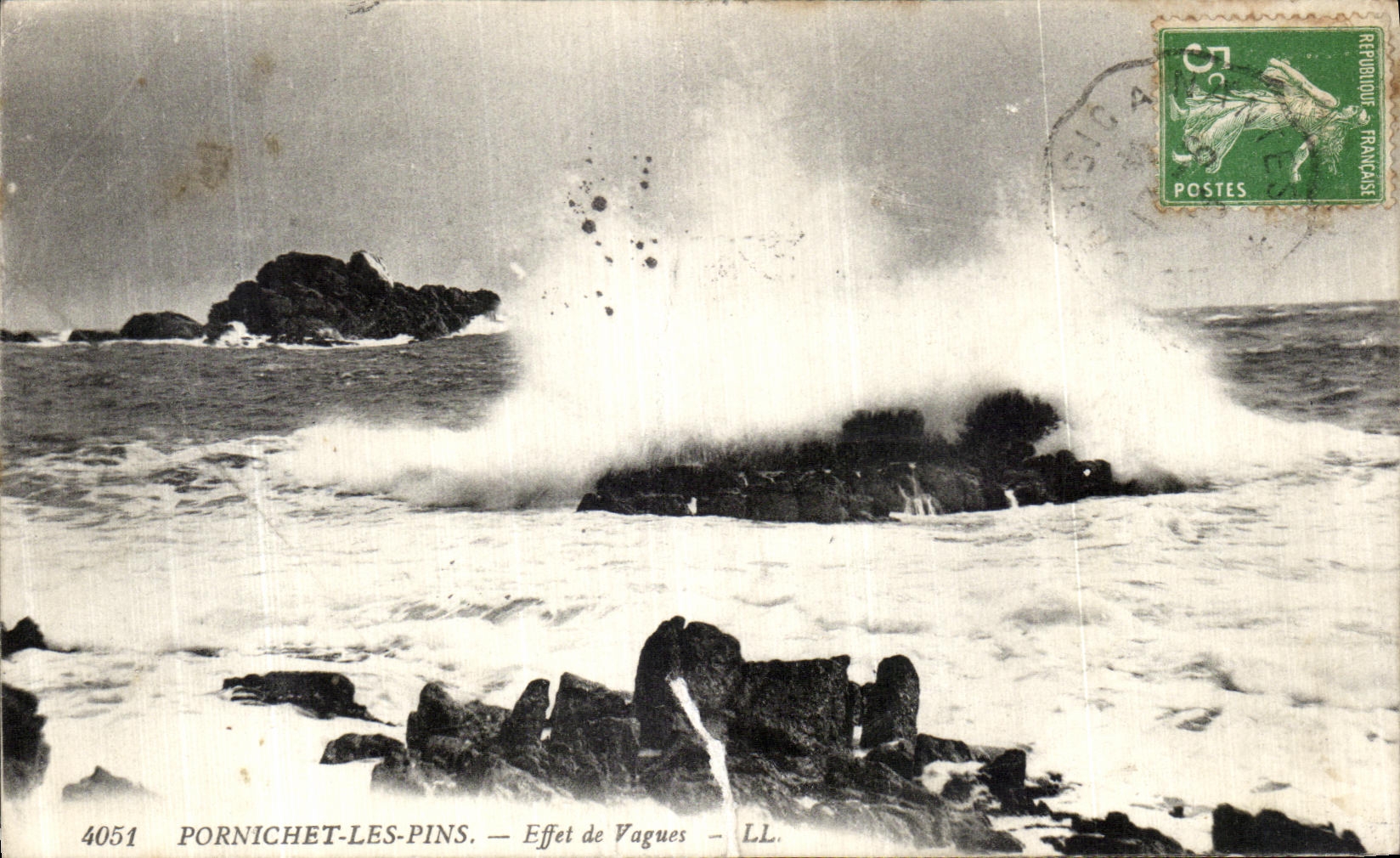 CPA Pornichet Les Pins Effet de Vagues