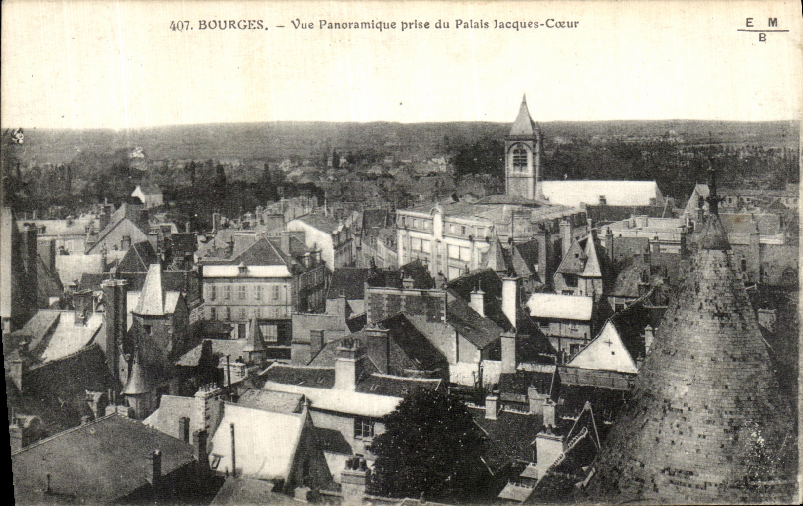 CPA Bourges Vue panoramique Prise Du Palais Jacques Coeur