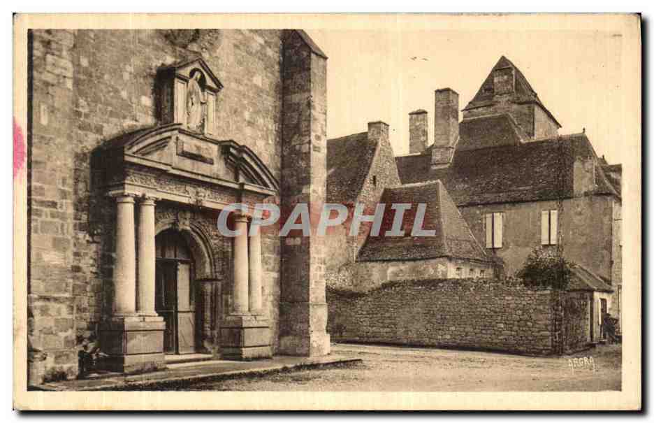 CPA Domme Facade de l Eglise et Maison du Gouverneur