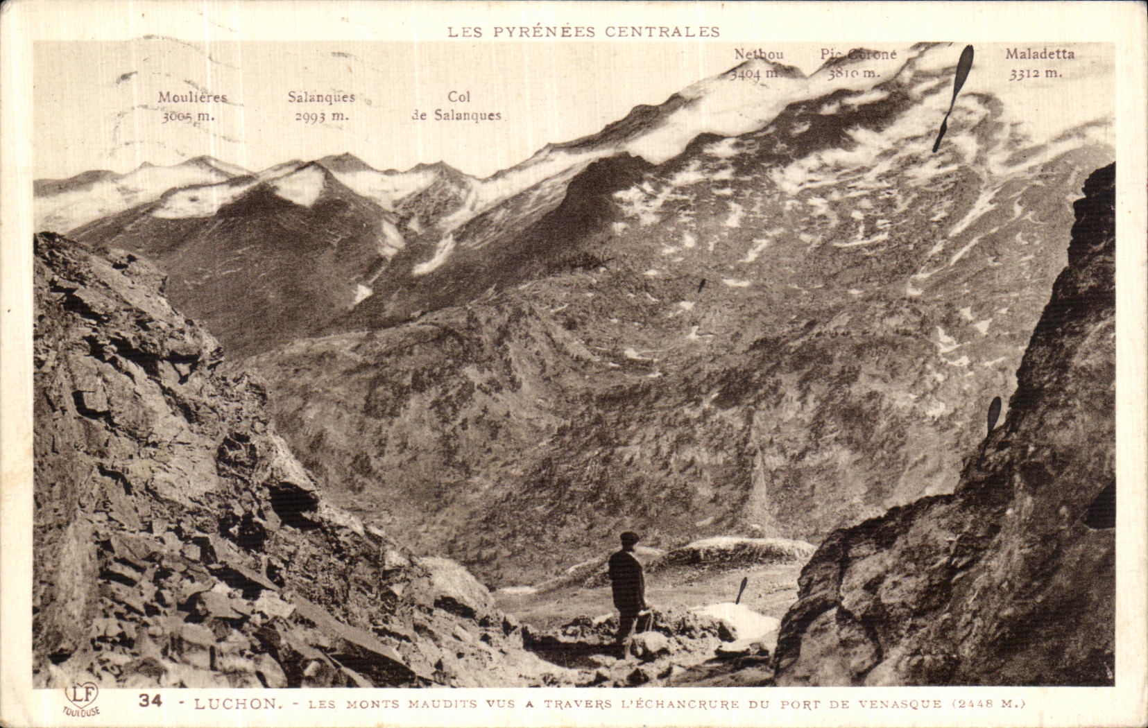 Luchon - Les Monts Maudits vus à travers l'échancrure du Port de Venasque (2448 m.) — Éditions Pyrénées-Océan, n°34