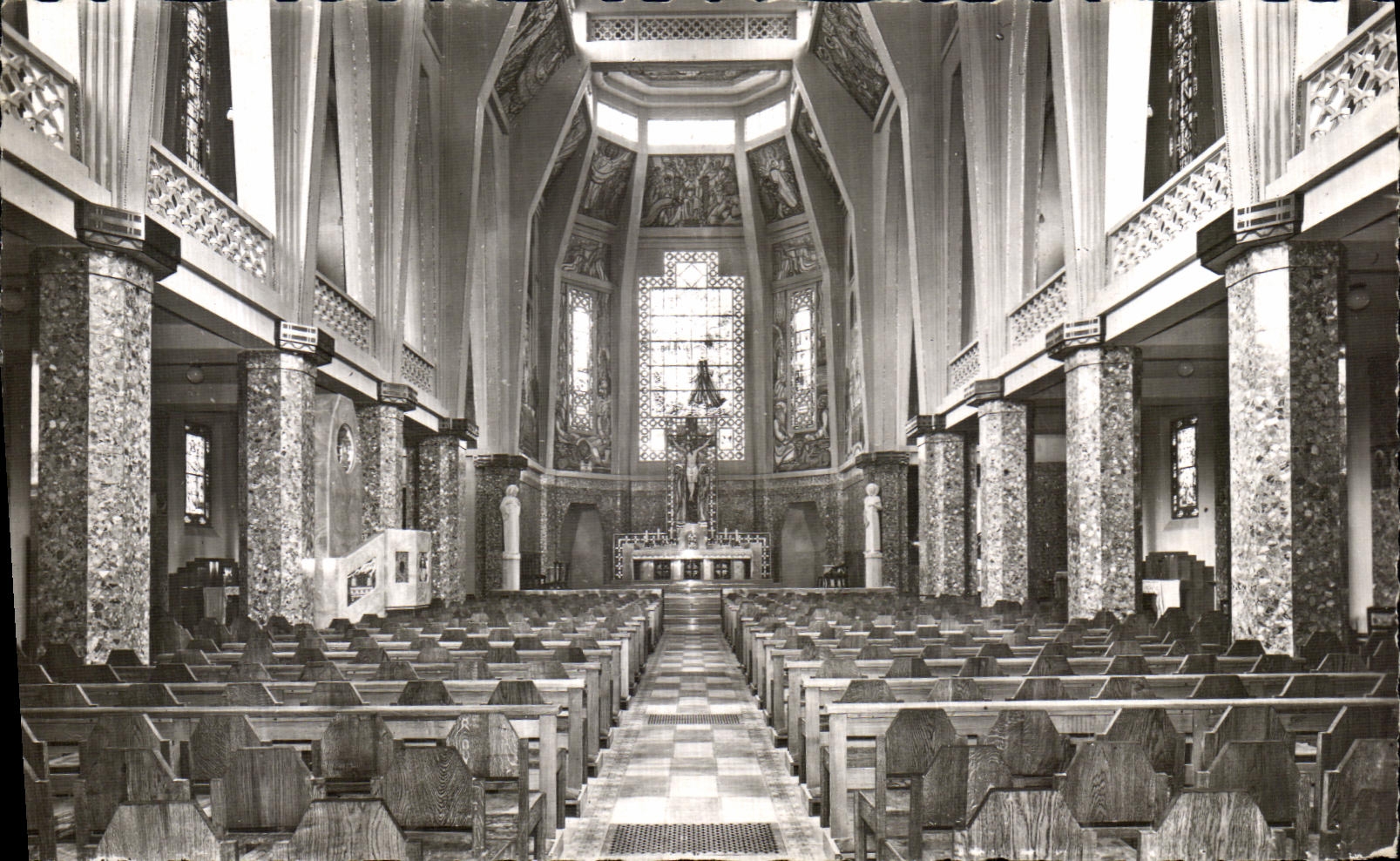CPSM Eglise St Jean Bosco Paris La Nef Centrale
