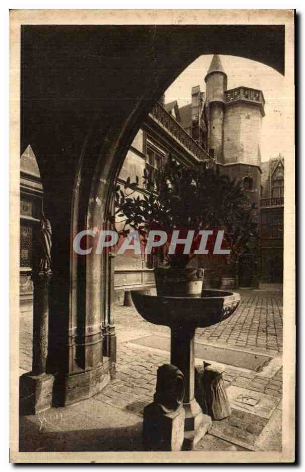 Cour d'honneur du Musée de Cluny — Paris — Édition Yves Caphil, série 213