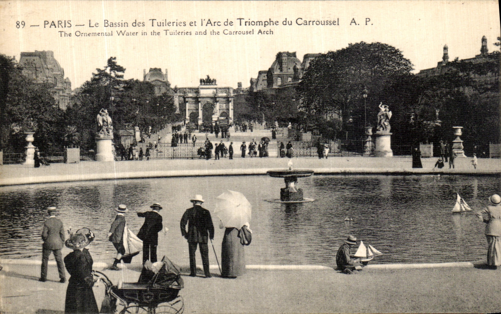 CPA Paris Le Bassin des Tuileries et l Arc de Triomphe du Carroussel