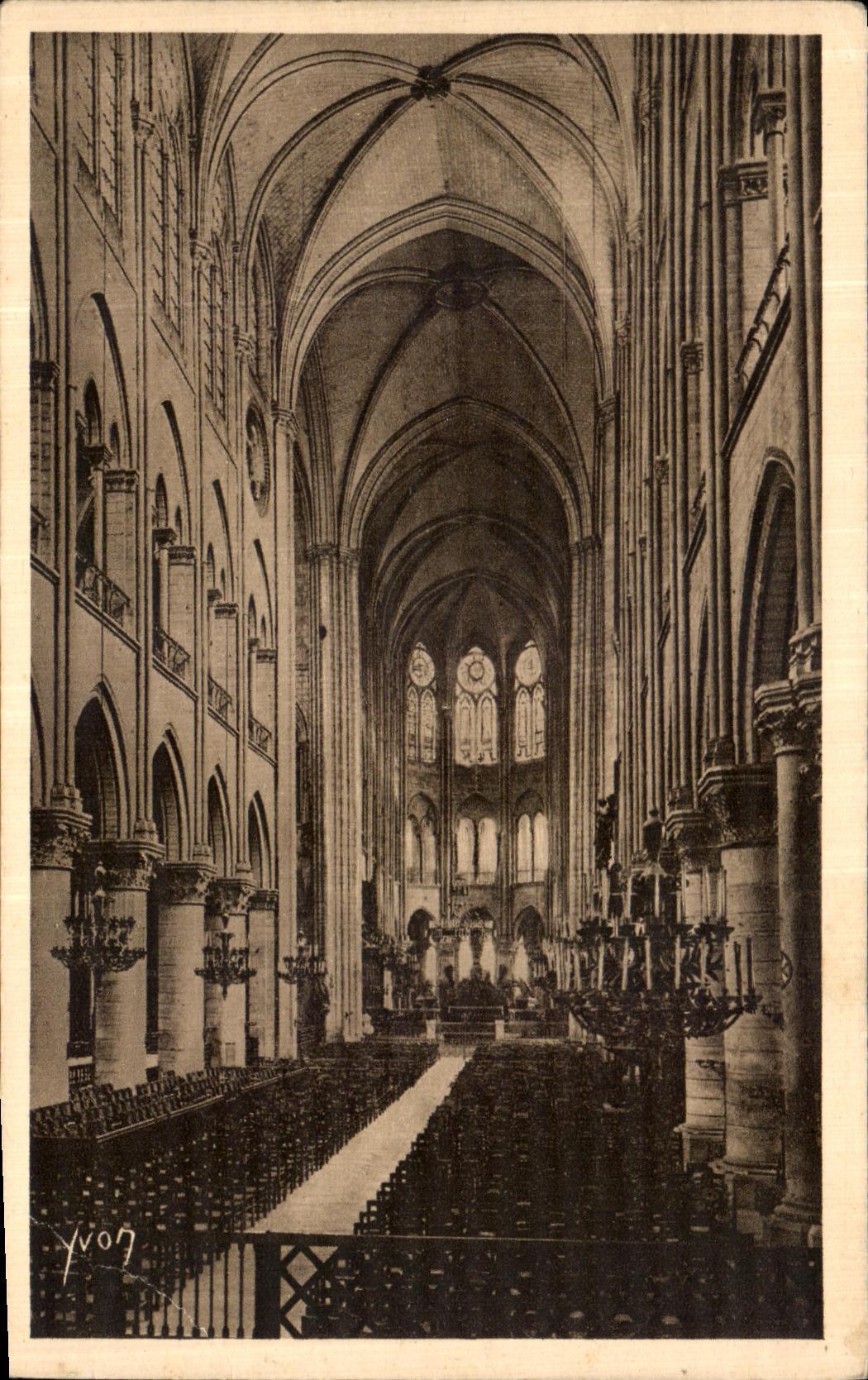 CPA Paris En Flanant Notre Dame Interieur
