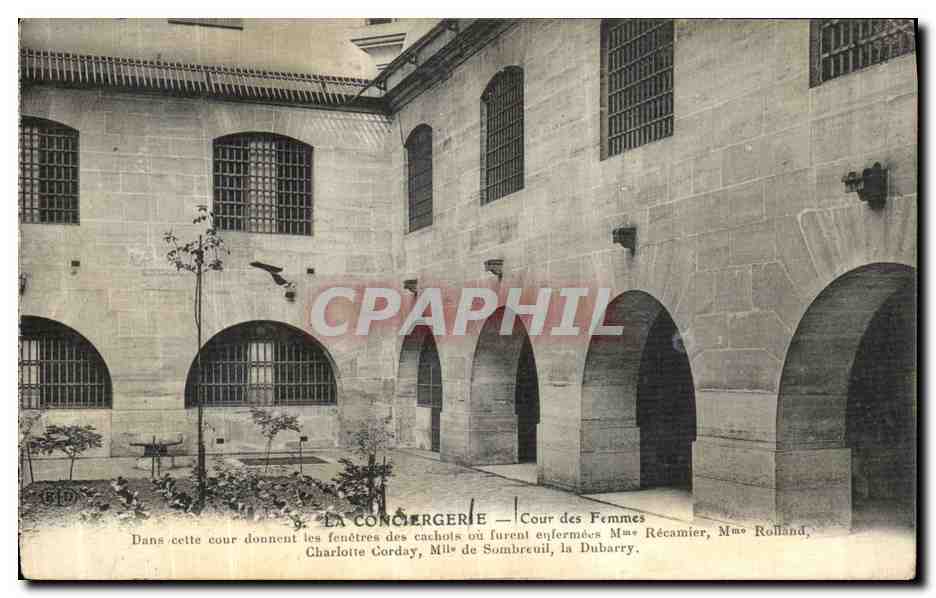 CPA Paris La Conciergerie Cour des Femmes