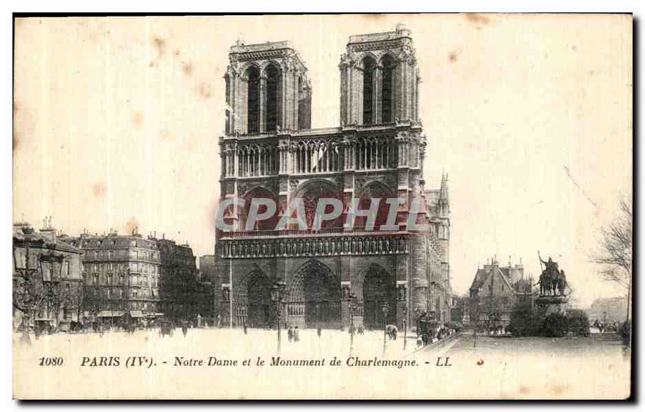 CPA Paris Notre Dame et le Monument de Charlemagne