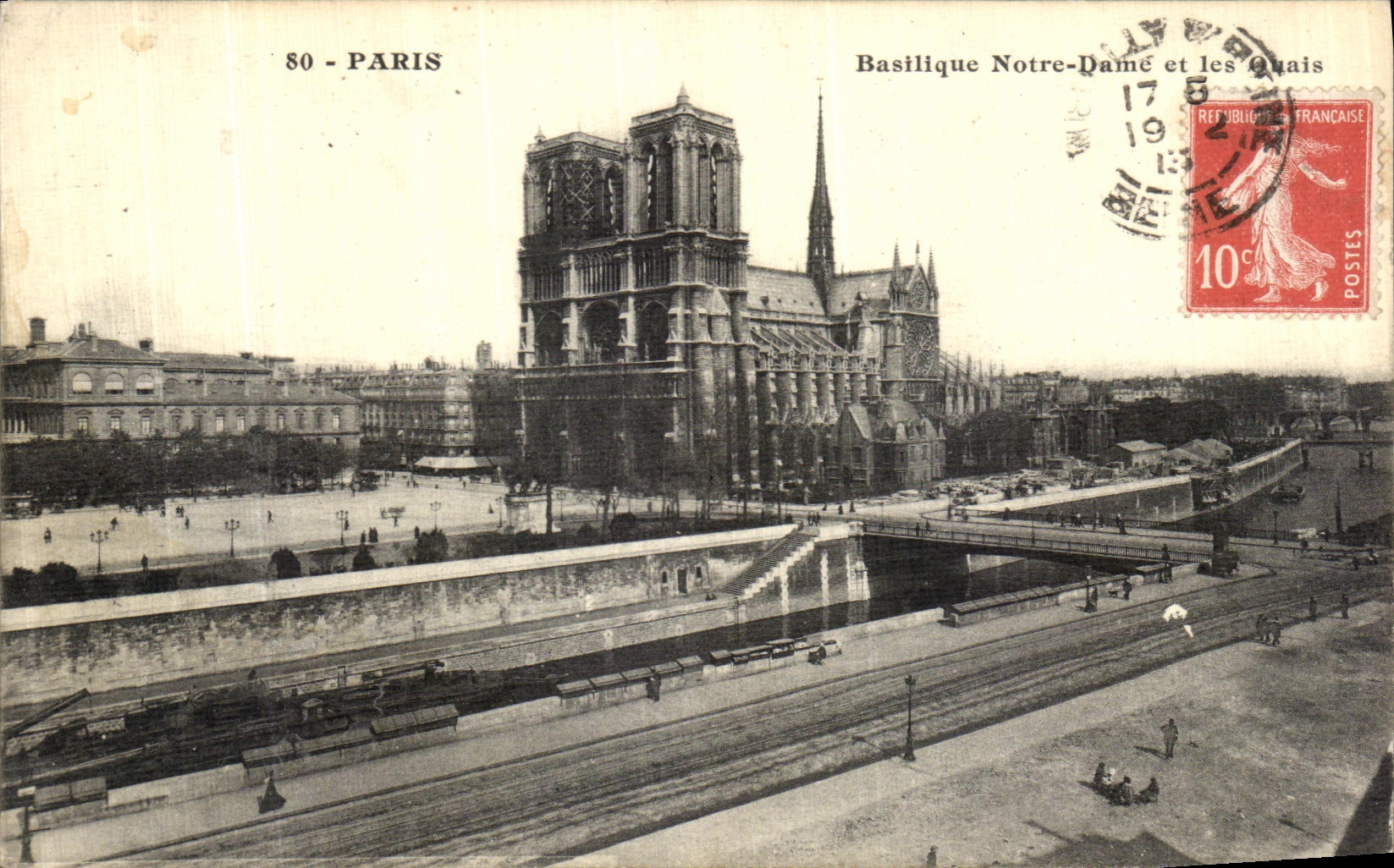 CPA Paris Basilique Notre Dame et les Quais