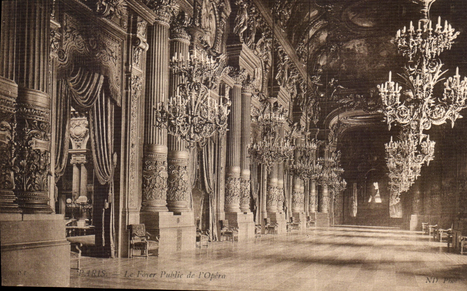 CPA Paris Le Foyer Public de l Opera