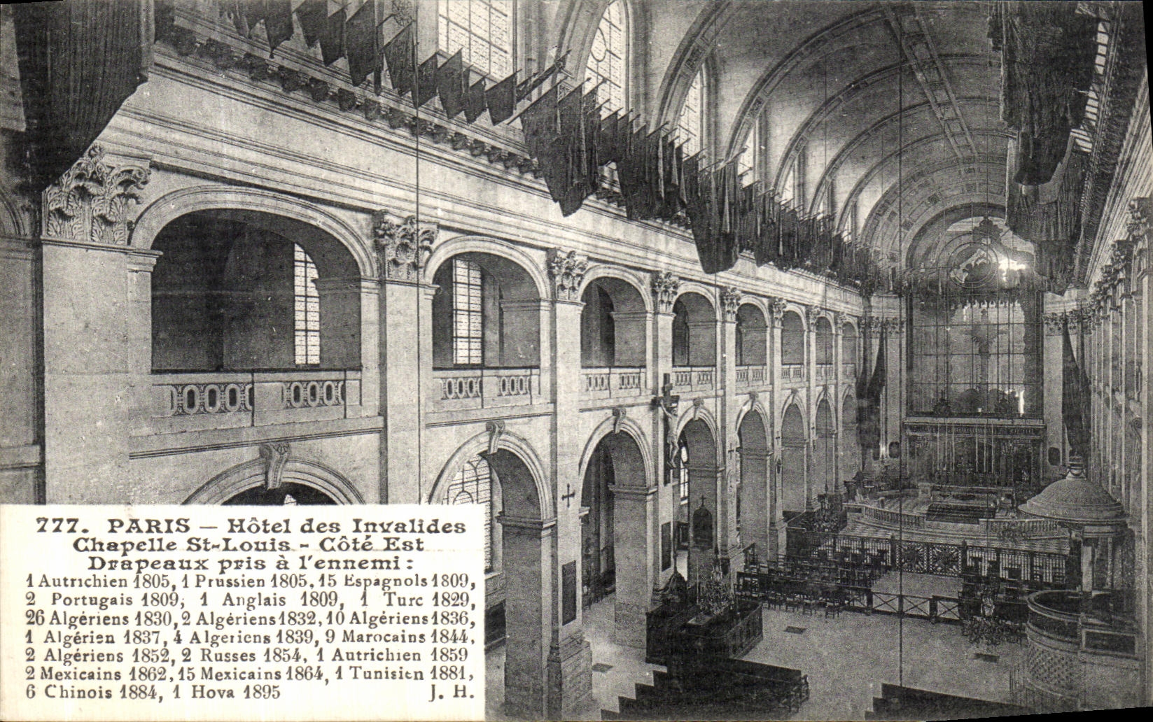 CPA Paris Hotel des Invalides Chapelle St Louis Cote Est Drapeaux pris a l Ennemi