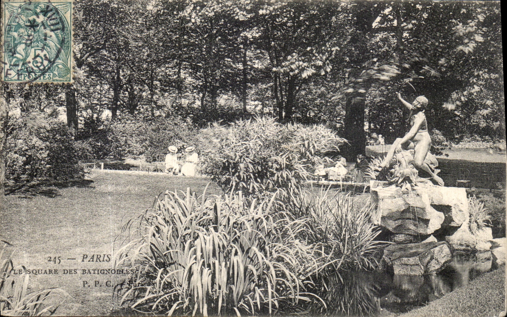 CPA Paris Le Square des Batignoles