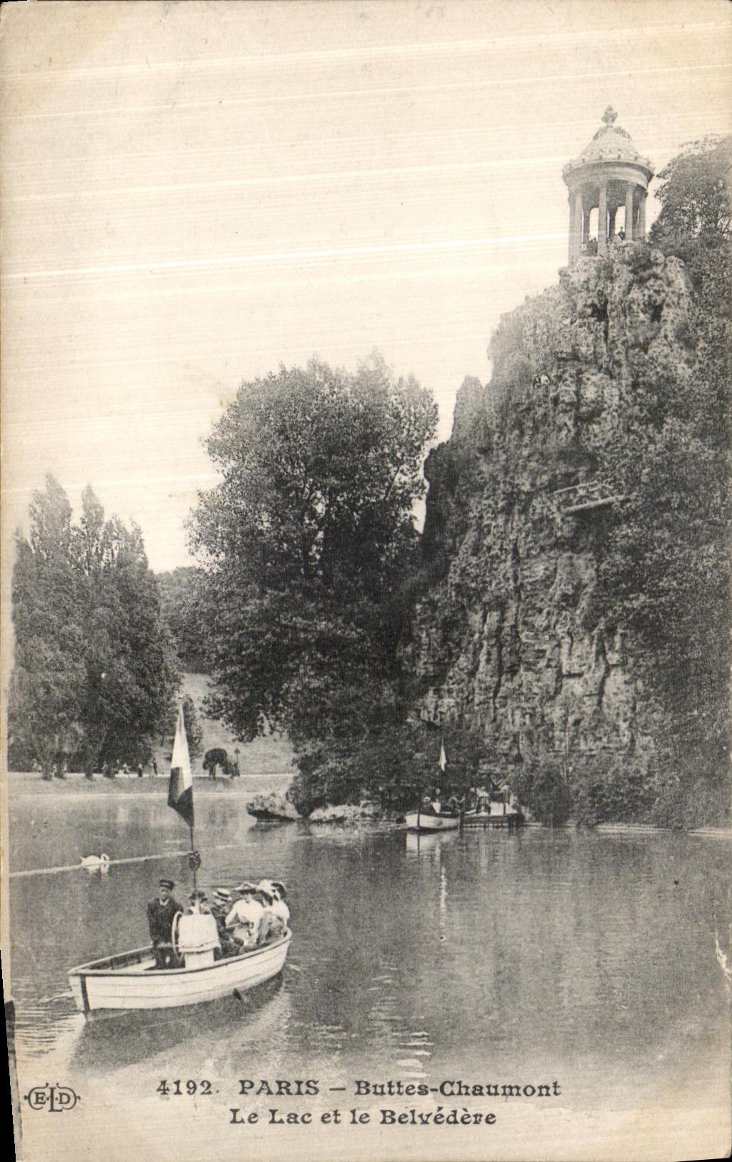 CPA Paris Buttes Chaumont Le Lac et Le Belvedere