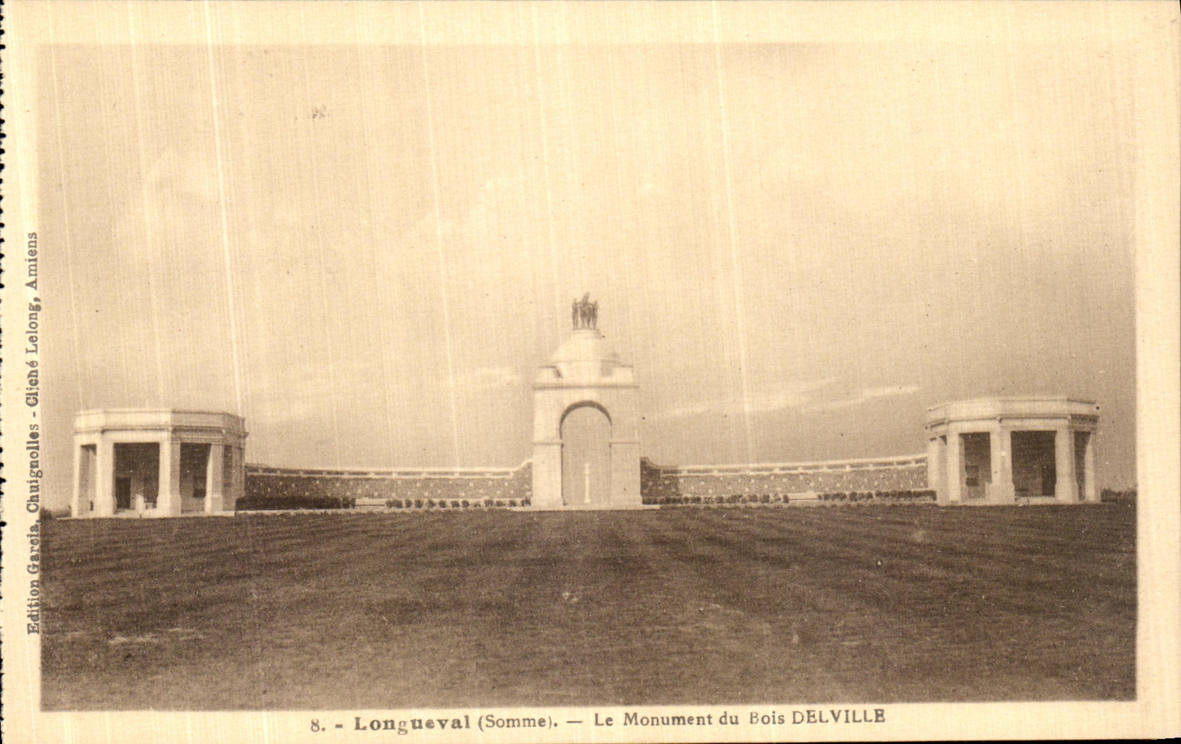 CPA Longueval Le Monument du Bois Delville